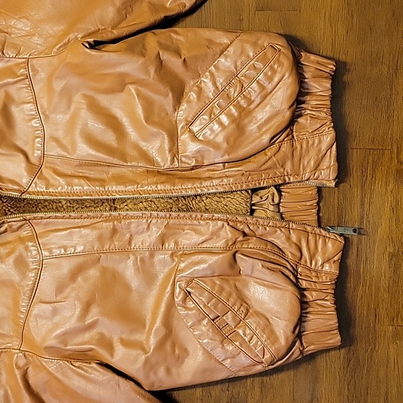 *VINTAGE* 1970s Genuine Leather Bomber Jacket •The Leather Shop by Sears - Picture 3 of 11